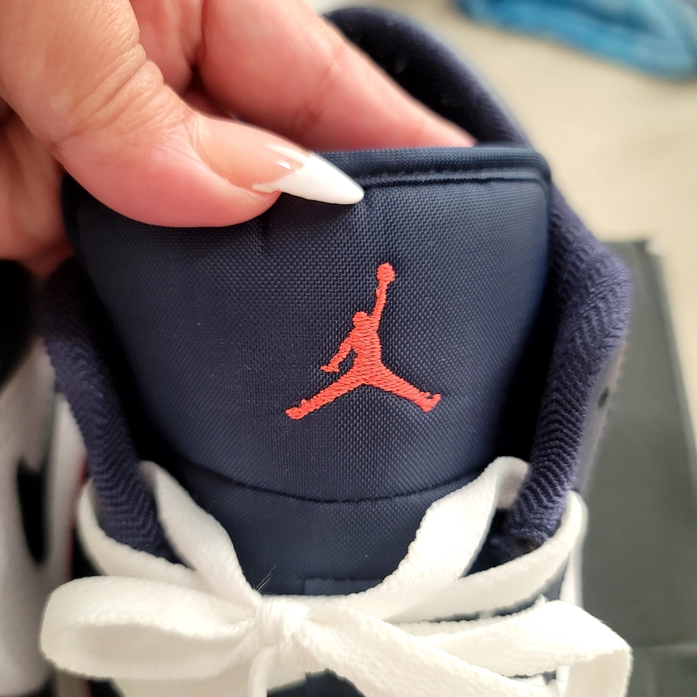 Air Jordan 1 Low USA Midnight Navy Red White 553558-401 Size 10 Gently Used - Picture 9 of 17